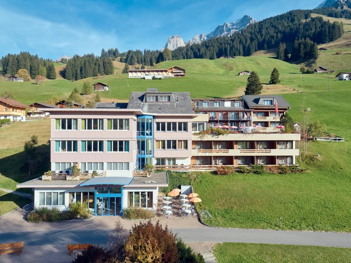 Ferien- Und Familienhotel Alpina Adelboden Exterior foto